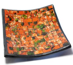 Блюдо терракотовое с оранжевой мозаикой, K329418B - фото товару