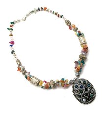 Ожерелье с каменьями и кулоном, K325956 - фото товару