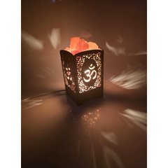 Соляна лампа з гімалайської солі "Сяючий ОМ" (21х10,8х10,8 см), K335122 - фото товару