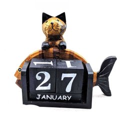 Календарь настольный "Кот на рыбе" деревянный (16х13х6 см), K333572 - фото товару